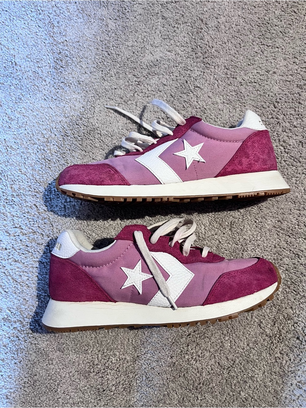 Converse Omega trainers  Low-Top Suede Sneakers in rose/berry 9.5